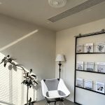 Classic Low-Profile Folding Camp Chair - Portable Outdoor Seat with Wooden Armrests - Imagem 4