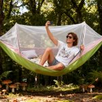 Double Camping Hammock with Integrated Mosquito Net - 2-Person Bug-Proof Netting for Backpacking & Couples (Apple Green)