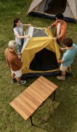 Large Wood Grain Folding Camping Table - Portable Outdoor Dining & Patio Desk - 画像 (5)