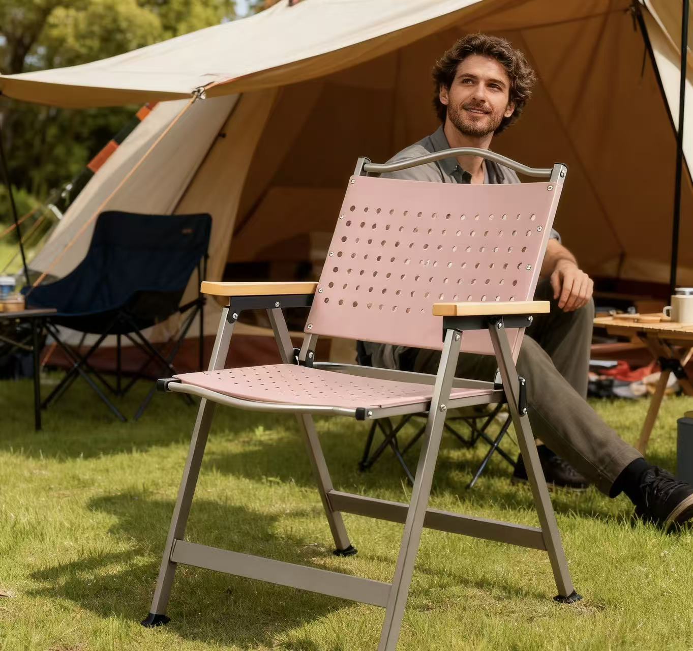 943b93dd25ce55ac64c2851af1170139 Stylish Portable Outdoor Folding Chair with Wood Armrests - Heavy-Duty Patio & Camping Seat - الصورة 1