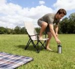 ⁦Oversized High-Back Folding Camping Chair - Portable Canvas Lounge Chair with Armrests⁩ - الصورة ⁦3⁩